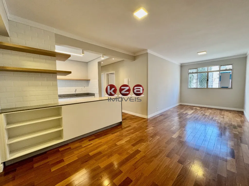Foto do imóvel Apartamento a venda em Campinas-SP, repaginado, no Centro: 2 quartos, 1 suíte, 2 banheiros, 1 vaga e 80m² de área. Confira!