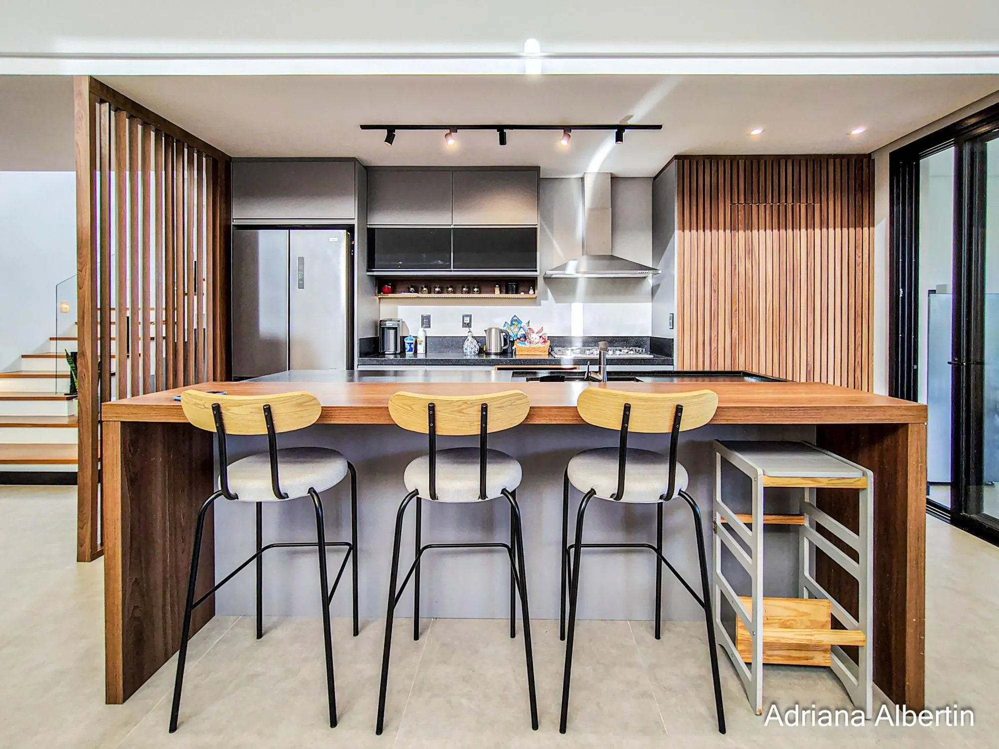 Imagem Casa com 345m², piscina e vista para o Guaiba