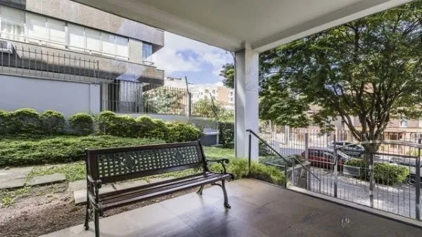 Imagem Vende-se apartamento com 1 quarto, 43m² e 1 vaga - Petrópolis