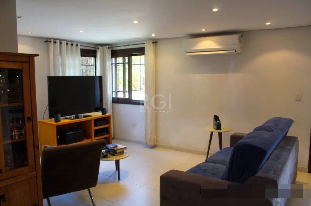 Imagem Sobrado para Venda - 266m², 3 dormitórios, sendo 1 suites, 2 vagas - Ipanema