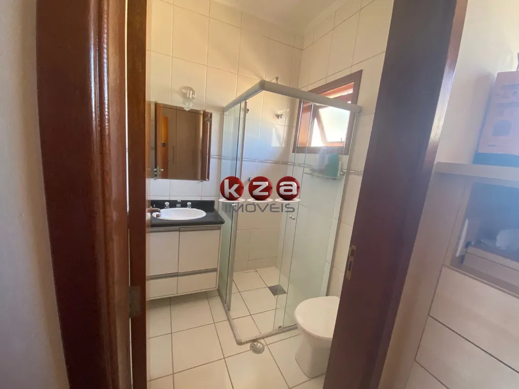 Imagem Casa a venda em condomínio em Valinhos-SP, fácil acesso para rodovias e Campinas: 3 quartos, 1 suite, 3 salas, 4 banheiros, 2 vagas.