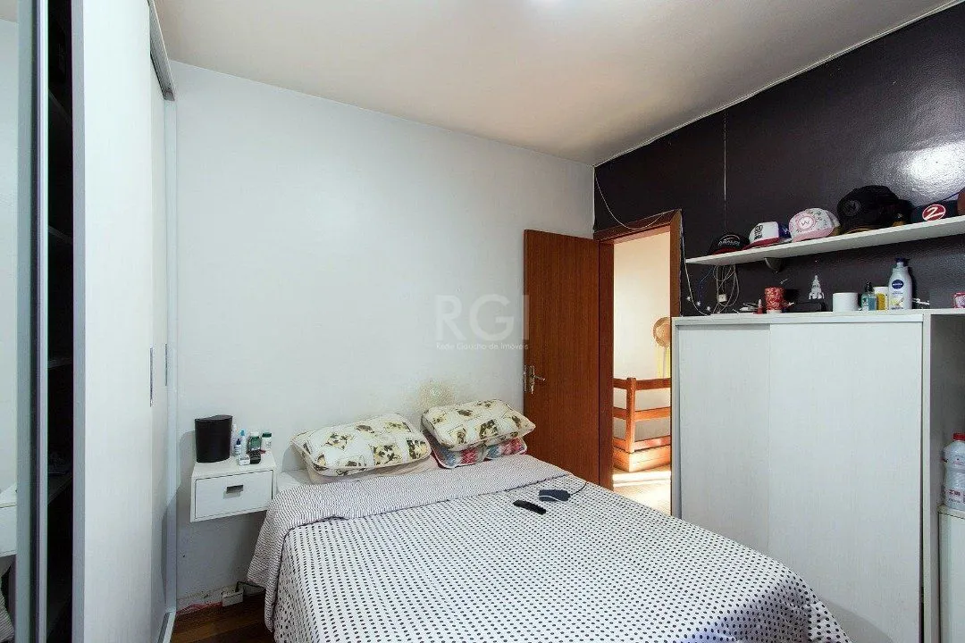 Imagem Casa para Venda - 229.18m², 4 dormitórios, sendo 4 suites, 5 vagas - Cavalhada