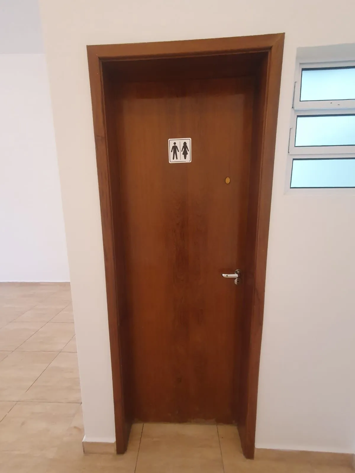 Imagem Investimento à Beira-Mar: Prédio Moderno e Renda Garantida em Balneário Gaivotas