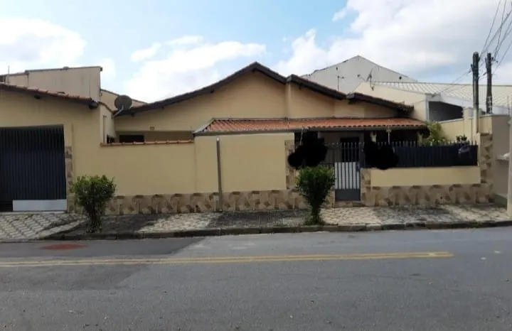 Foto do imóvel Casa à venda 3 Quartos, 2 Suites, 2 Vagas, 221M², Jardim do Sol, Taubaté - SP