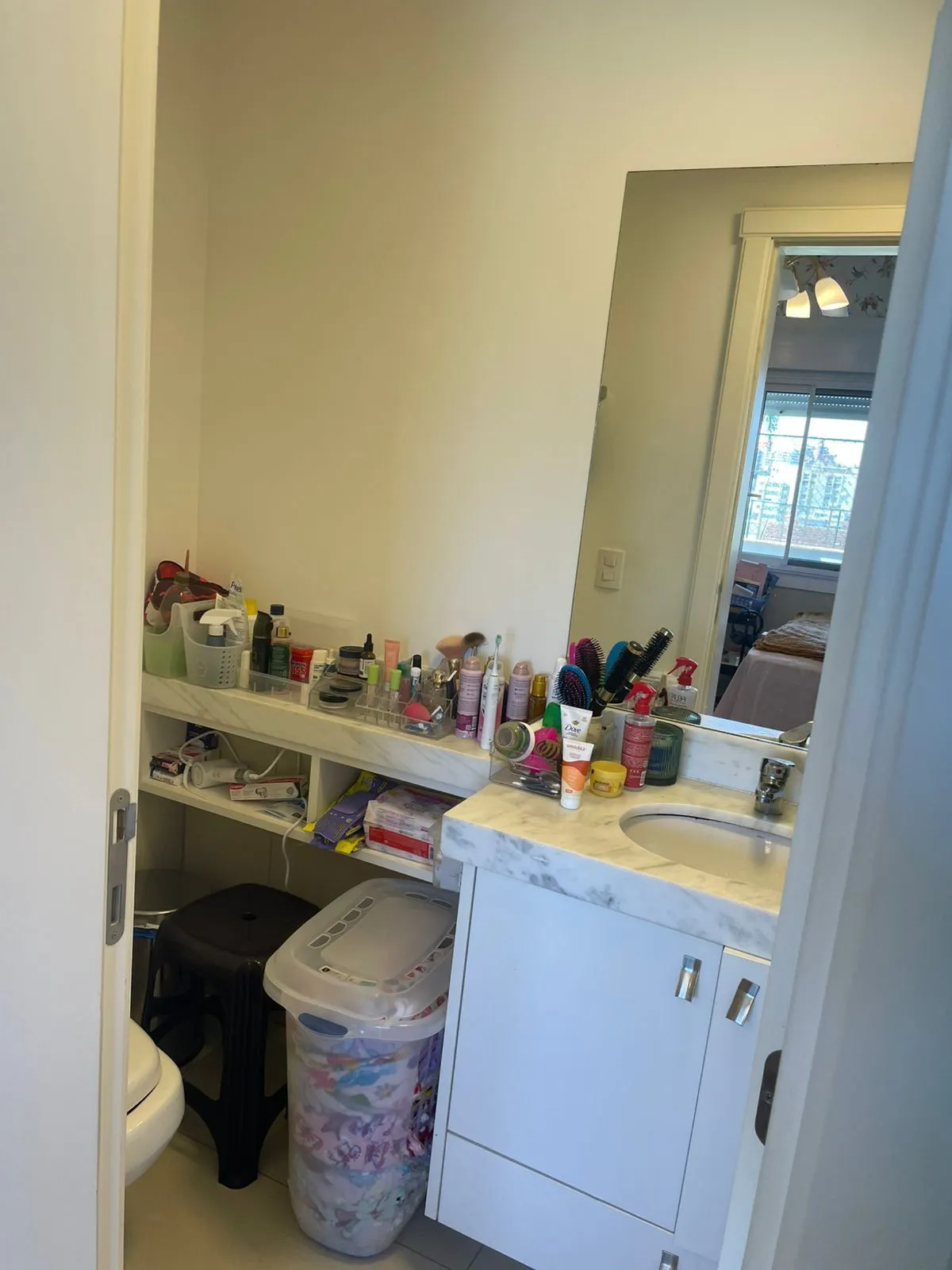 Imagem Apartamento à VENDA, com ótima planta de 137 m² privativos, 3 SUÍTES, 2 vagas, em um condominio com INFRAESTRUTURA DE RESORT, bairro RIO BRANCO.