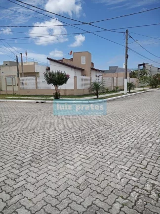 Imagem Ótima casa térrea, pátio grande, toda murada, portão acionamento eletrônico