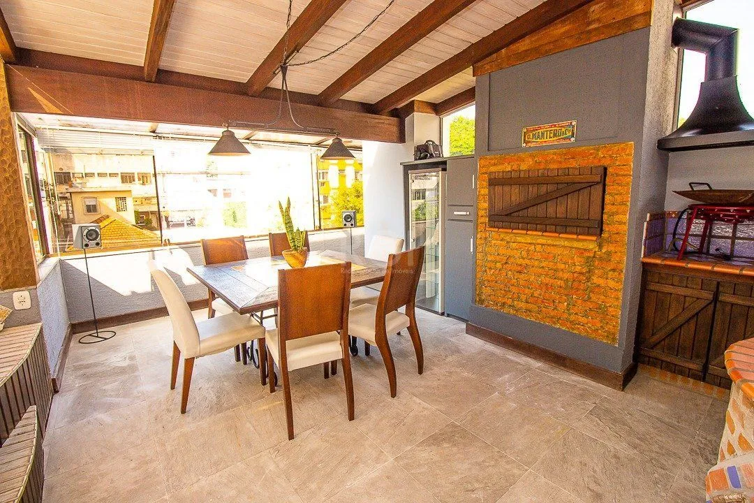 Imagem Cobertura para Venda - 116.36m², 2 dormitórios, sendo 1 suites, 1 vaga - Petrópolis