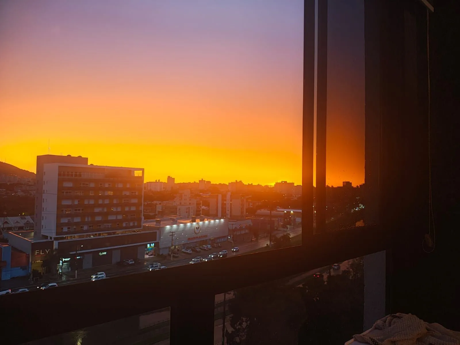 Imagem Vende-se apartamento com 3 quartos(1 suíte), 1 vaga, elevador