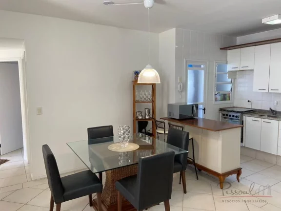 Imagem Apartamento com 3 dormitórios, sendo 1 suíte, banheiro, living com sala de estar e jantar, cozinha...