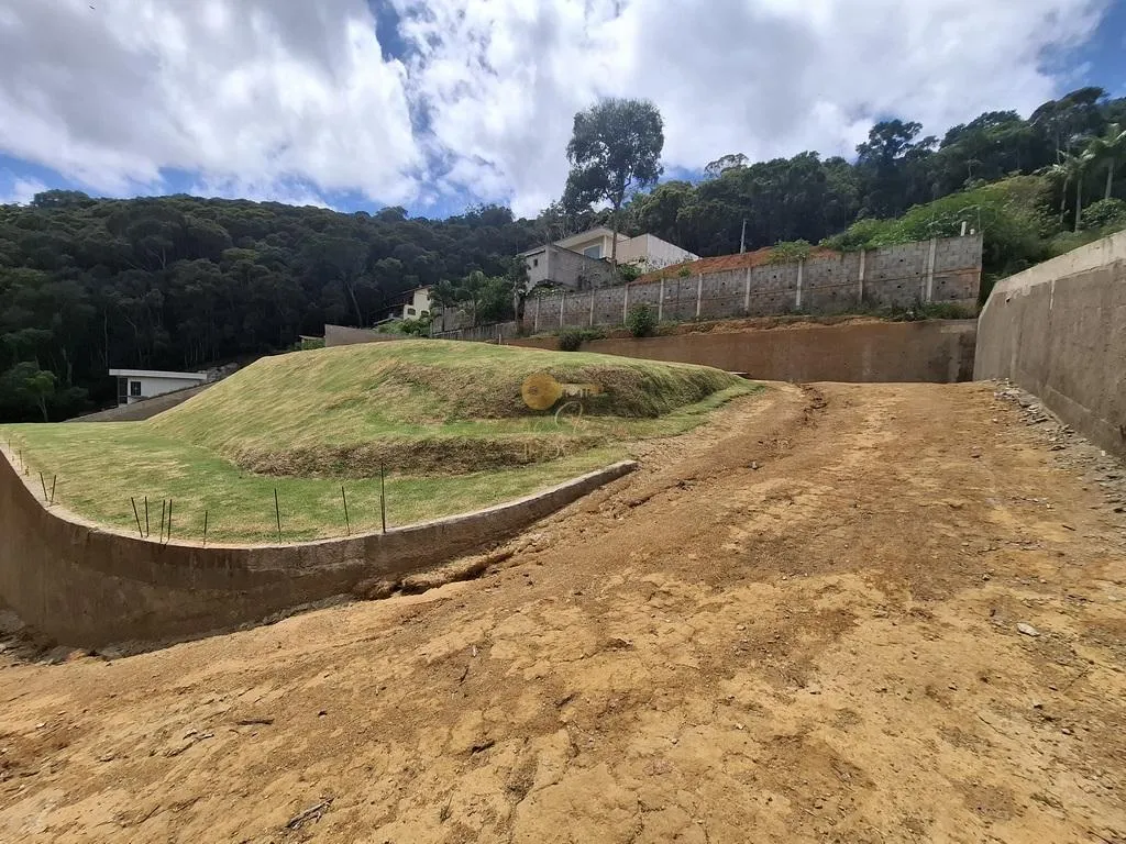 Imagem Terreno em Condomínio para Venda em Teresópolis / RJ no bairro Prata