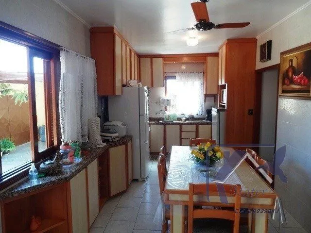 Imagem Casa para Venda - 318m², 4 dormitórios, sendo 1 suites, 4 vagas - Cavalhada