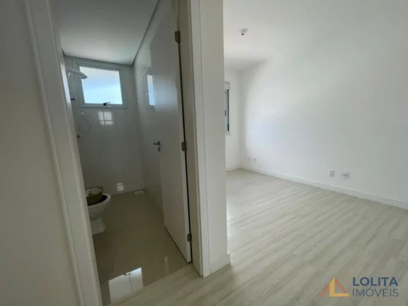 Imagem Apartamento de 3 quartos, sendo 1 suíte e 2 vagas de garagem à VENDA em Florianópolis/SC.