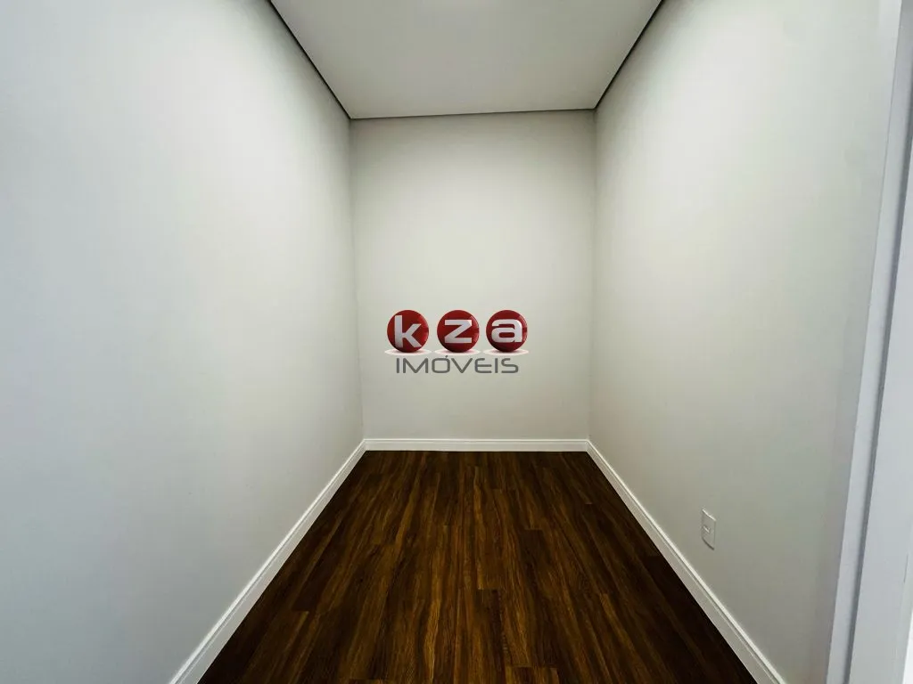 Imagem Casa de luxo em Condomínio Zurich Dorf: 3 quartos, 3 suítes, 2 salas, 5 banheiros, 4 vagas, 230m² em Valinhos-SP