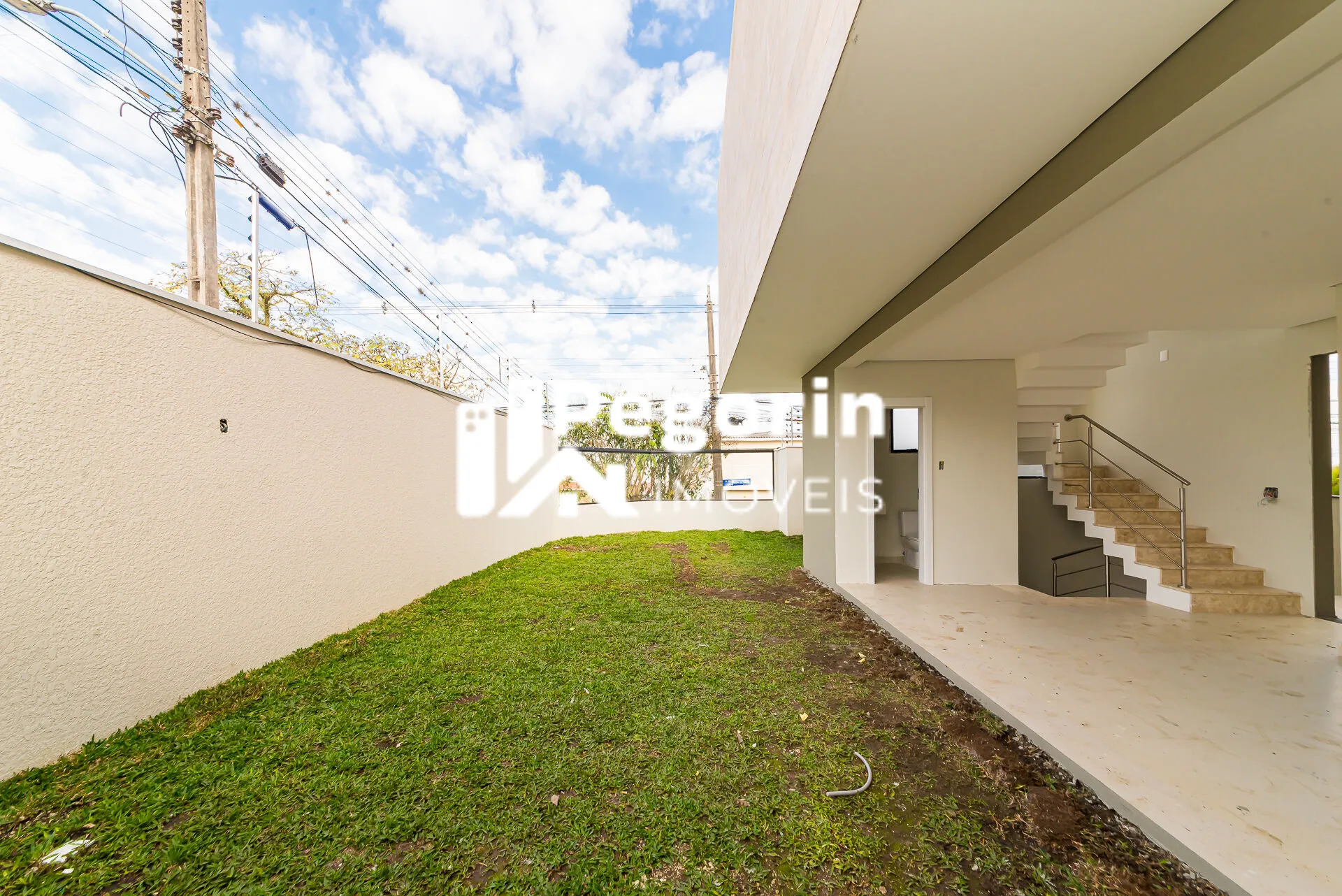 Imagem Casa Triplex 03 quartos todos com suíte