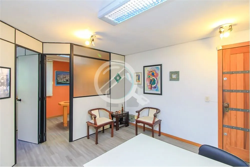 Imagem Ótima sala comercial dividida em três ambientes, mobiliada, localizada no bairro Higienópolis à ...
