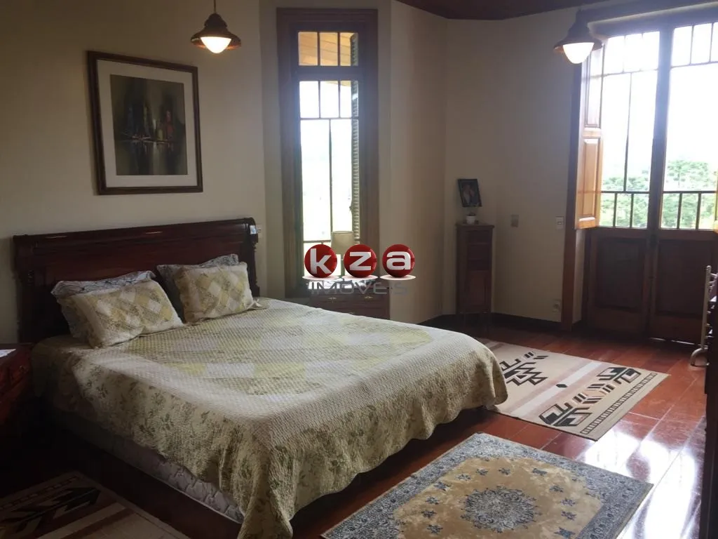 Imagem Casa de luxo em condomínio: 5 quartos, 5 suítes, 4 salas e mais - Venda em Descansópolis, Campos do Jordão-SP