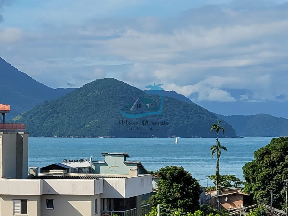 Foto do imóvel Excelente Apartamento com 3 dormitórios semi mobiliado e vista para o mar, a venda a 250 metros da orla de Itagua em Ubatuba.