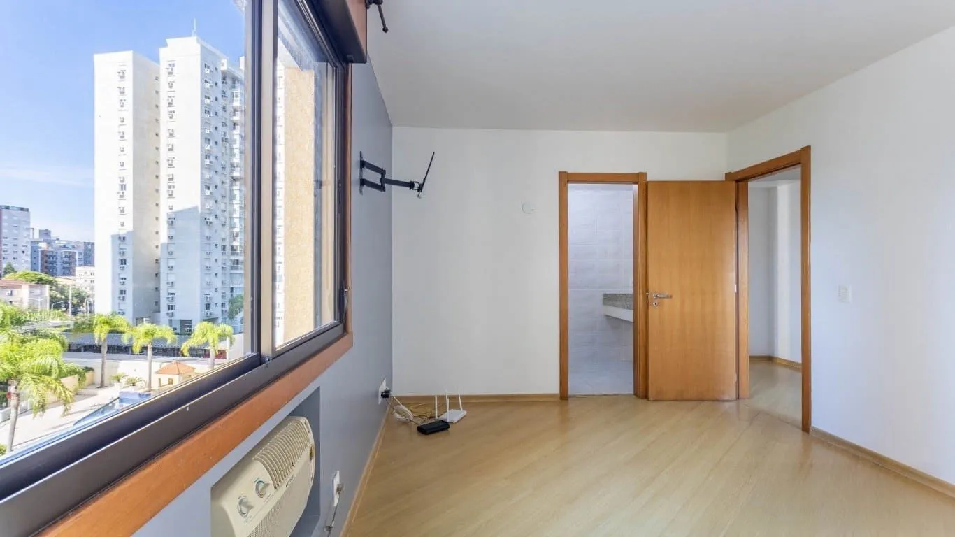 Imagem Apartamento de 2 dormitorios à venda em Passo da Areia, Porto Alegre.