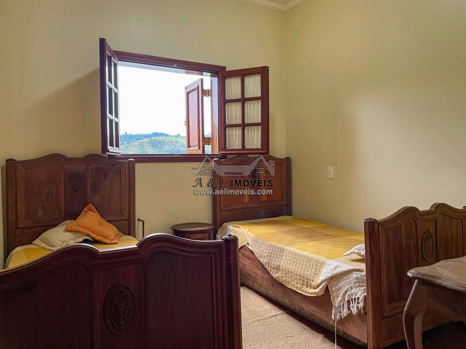 Imagem Apartamento à venda em Campos do Jordão - Condomínio com piscina