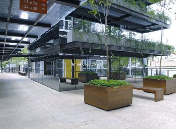 Imagem Conjunto comercial com 143m2 na Vila Madalena.