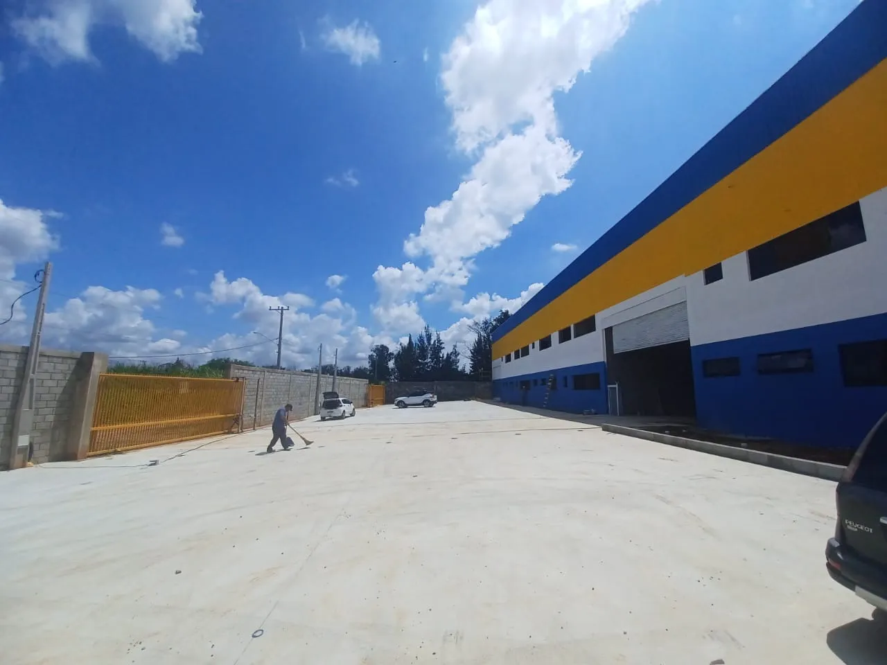Imagem Galpões Comerciais com 1.750m² de Construção e Ótima Localização Próxima à UFSCAR