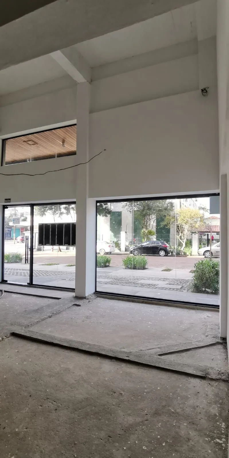 Imagem Vende loja ,com mezanino 180m², 2 banheiros