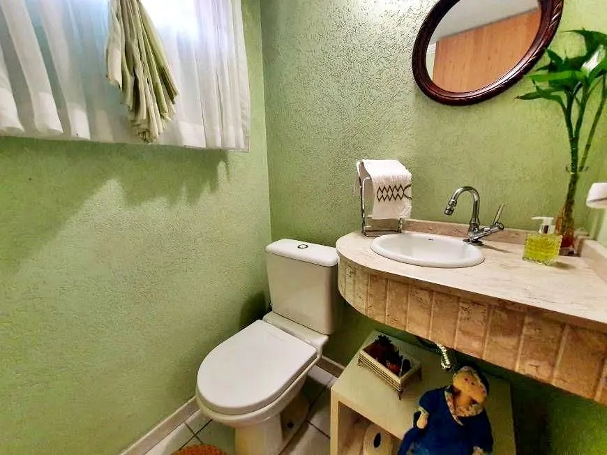 Imagem Casa à venda com 343m² I 5 Dormitórios I 2 suítes I Piscina - em Carianos Florianópolis