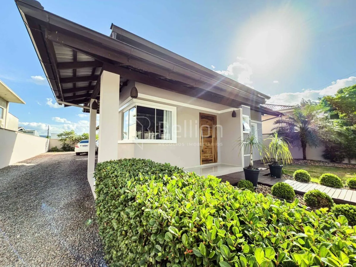 Casa com suíte no centro de Rodeio