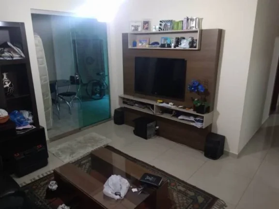 Imagem Excelente apartamento com área privativa em formato de 'U" com árvores.....