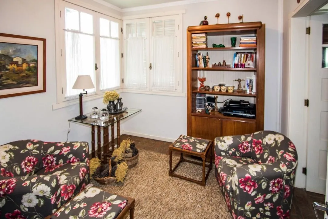 Imagem Casa para Venda - 489m², 4 dormitórios, sendo 2 suites, 3 vagas - Cristal