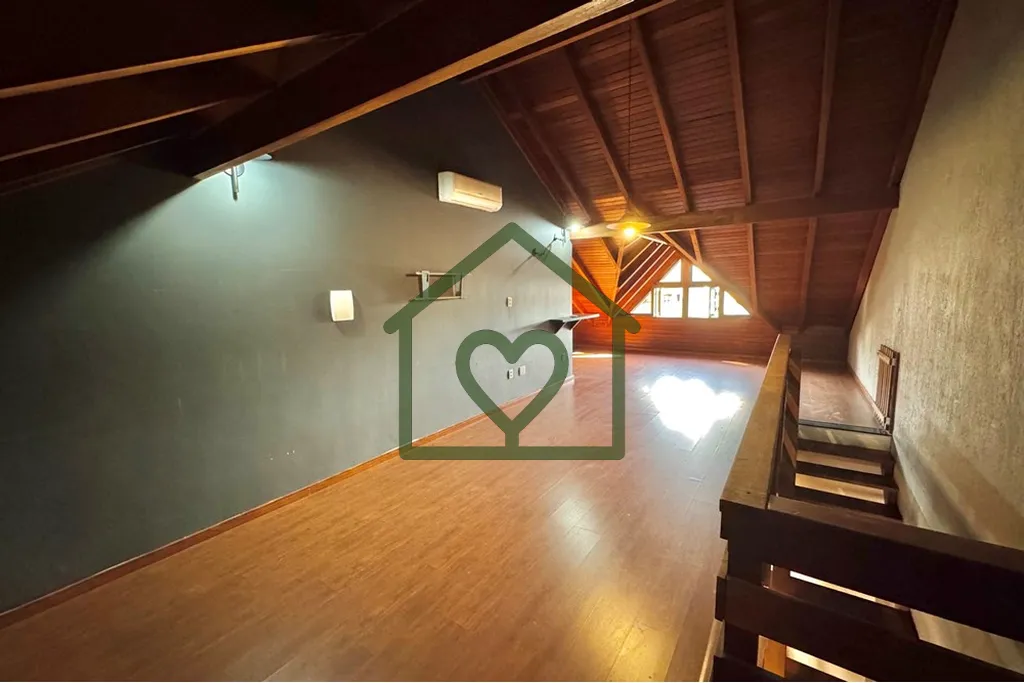 Imagem Casa com 237m2 em Porto Alegre, no bairro Sarandi, ideal para quem busca conforto, praticidade e exc...