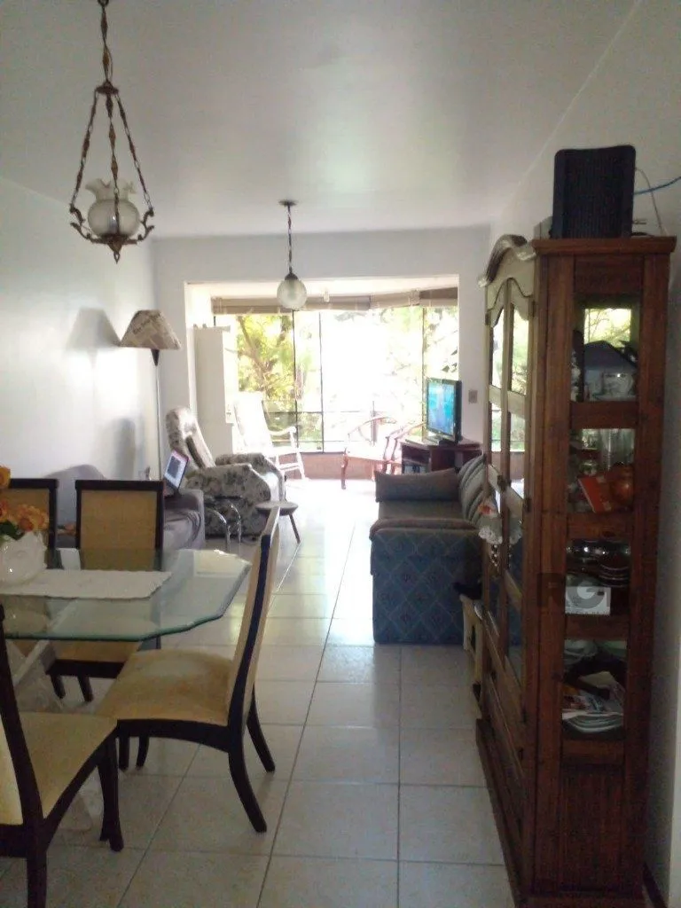 Imagem Apartamento de 2 dormitórios, 2 banheiros e 1 vaga de garagem no Bairro Petrópolis