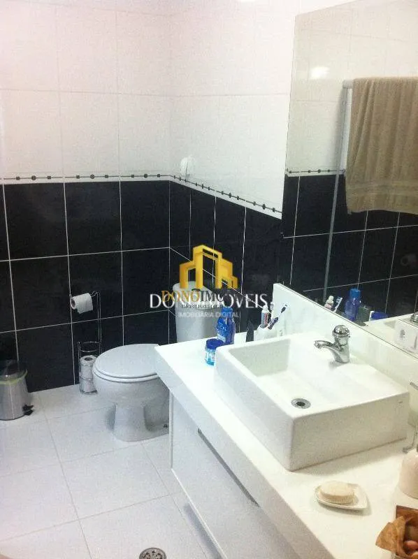 Imagem Sobrado 275 m² 3 dorms 1 suíte 4 vagas churrasqueira Santa Terezinha SBC