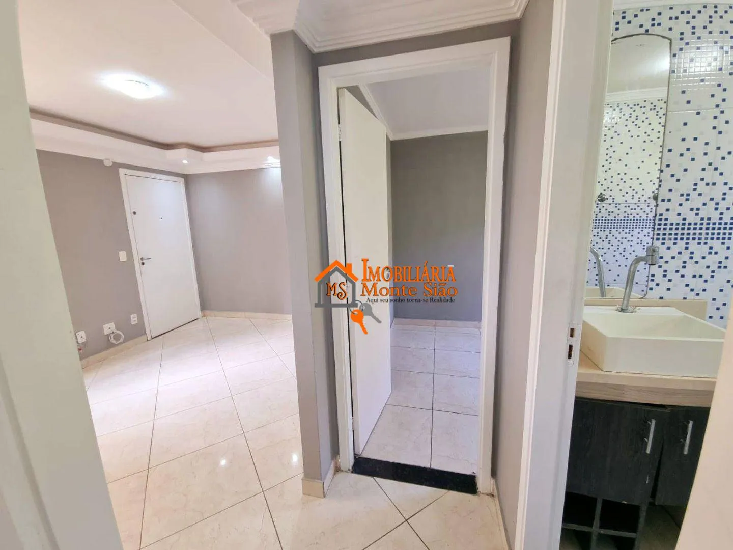 Imagem Apartamento com 2 dormitórios à venda, 45 m² por R$ 249.000,00 - Água Chata - Guarulhos/SP