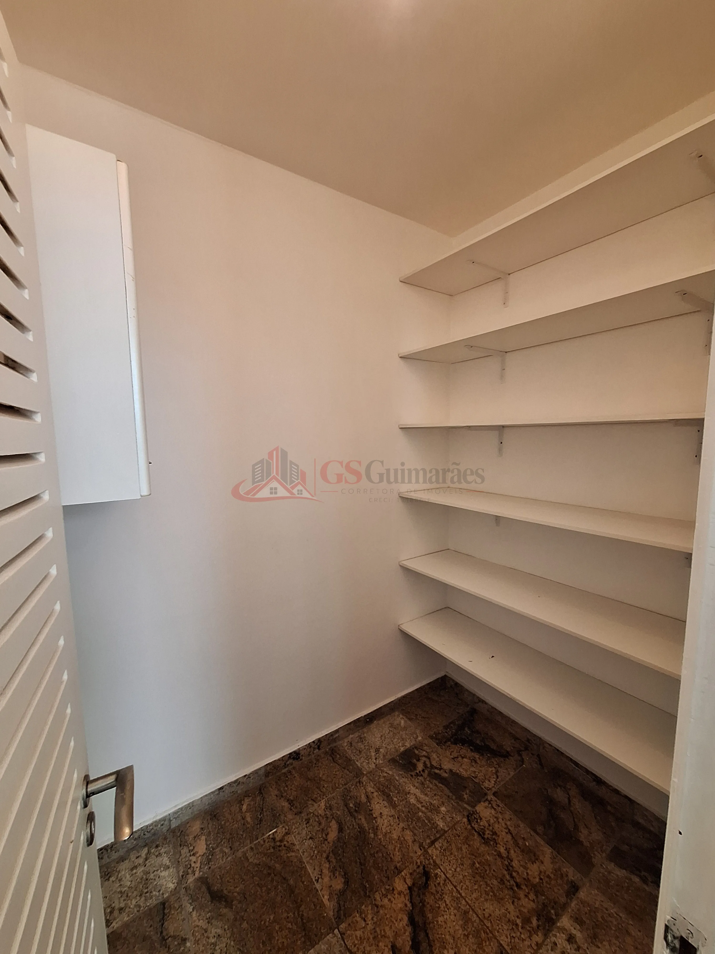 Imagem Casa no Residencial 10 - 421,06 m², 1 dormitório | Alphaville