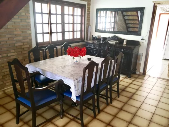 Imagem Linda casa com 4 dormitórios sendo 2 suíts´s e ar condicionado e pisicna e área gourmet maravilhosa