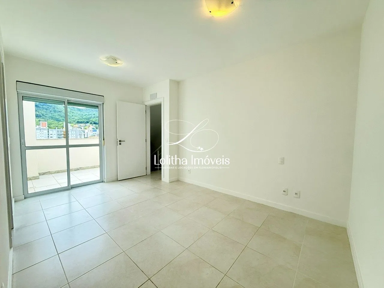 Imagem Cobertura Duplex com 3 suítes e 4 vagas para aluguel- Itacorubi, Florianópolis/SC