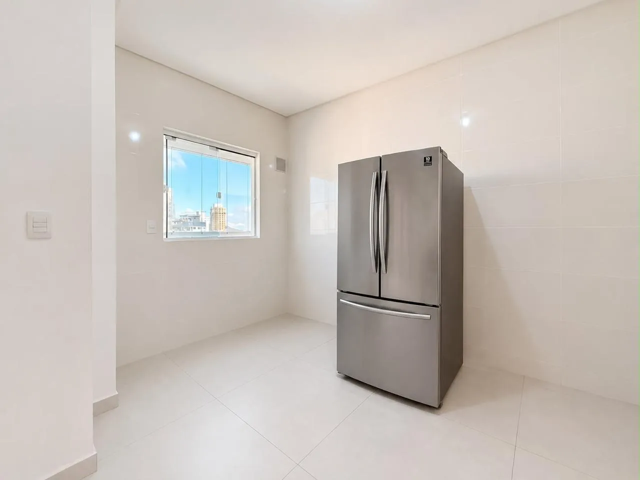 Imagem Apartamento à venda em Itapema, Meia Praia, com 3 quartos, 136m2