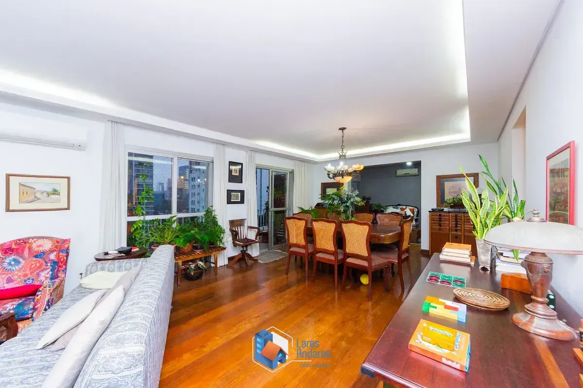 Imagem Apartamento para venda em Campo Belo com 4 quartos, sendo 1 suíte, 180m²