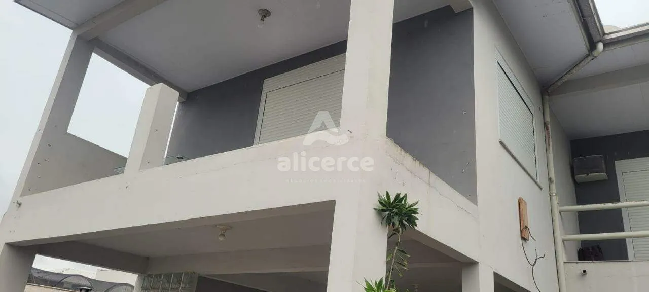 Imagem Oportunidade única - Casa de 2 Pavimento à Venda l 4 Dormitórios I Financiavel - em Palhoça/SC