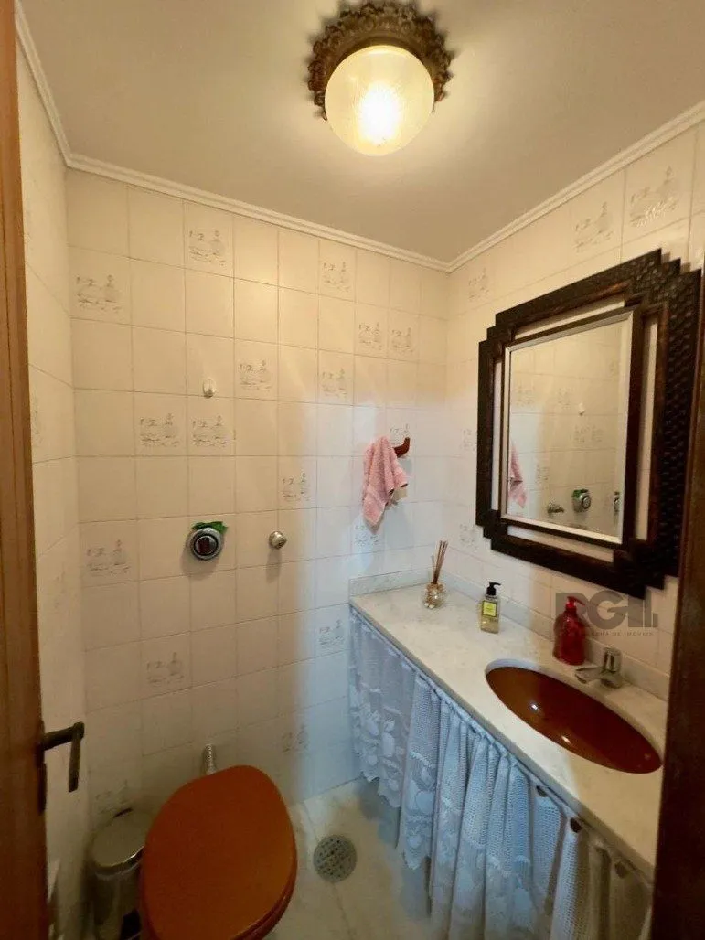 Imagem Cobertura duplex a venda semi mobiliada no bairro Petrópolis.