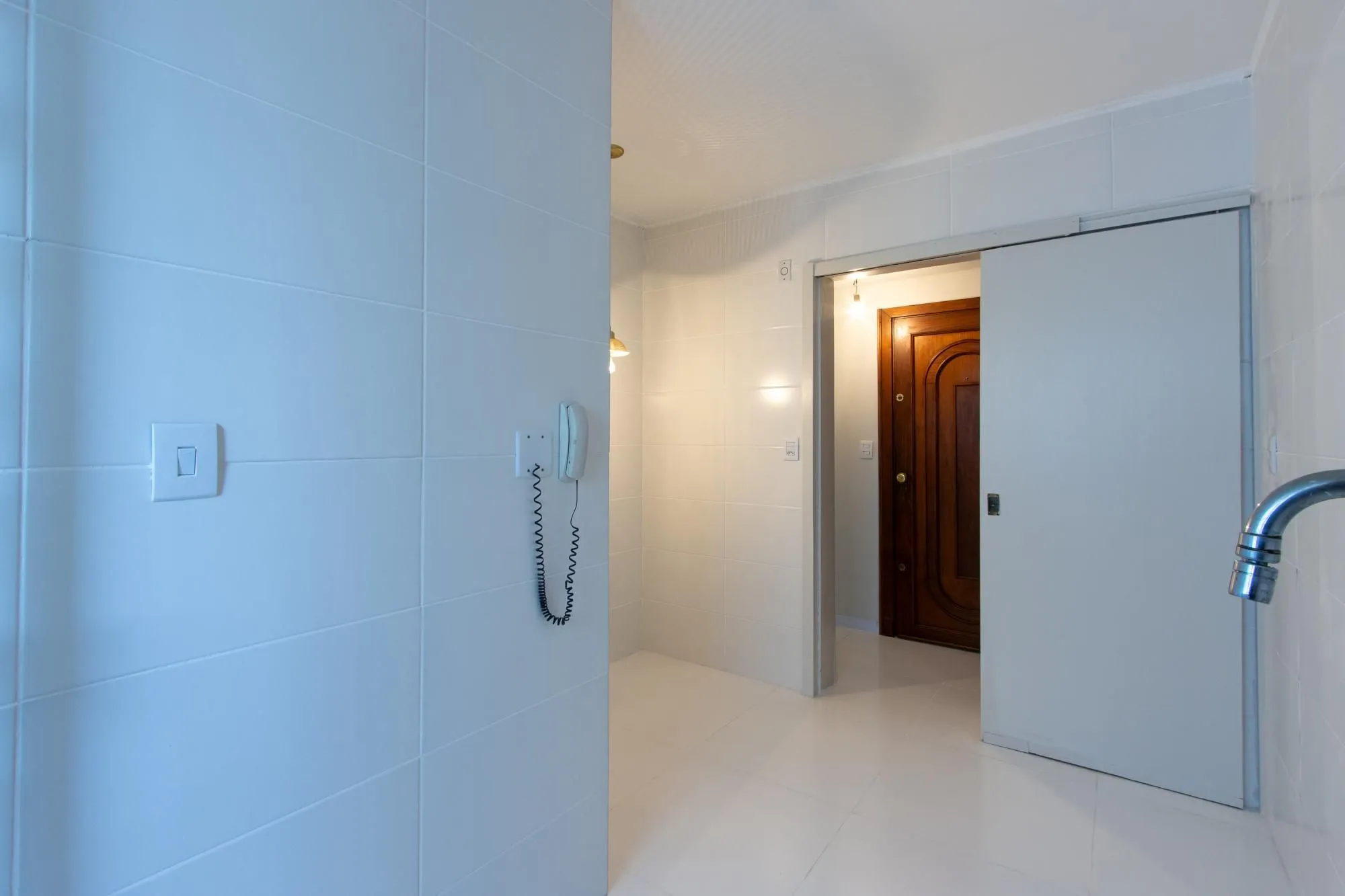 Imagem Apartamento 3 quartos, reformado, condomínio com infraestrutura - Bairro Cristal