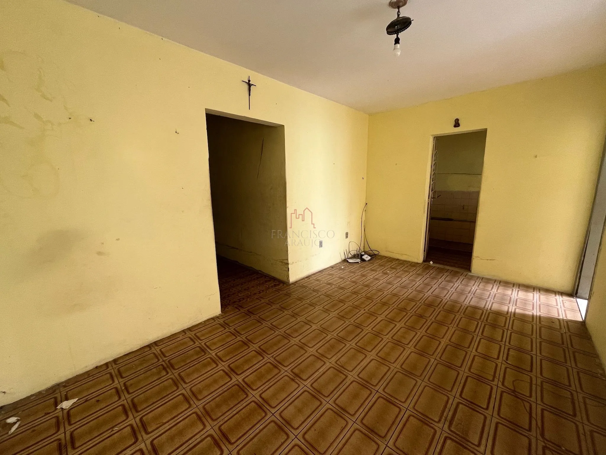 Imagem Oportunidade para quem busca espaço, localização estratégica e potencial de valorização no bai...