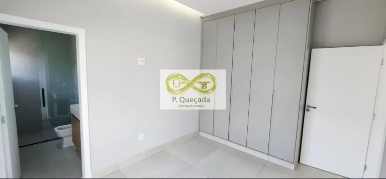 Imagem Maravilhosa casa de 4 quartos, sendo 4 suítes, com 254,59m2 de área construída, localizada em um bairro tranquilo e familiar.