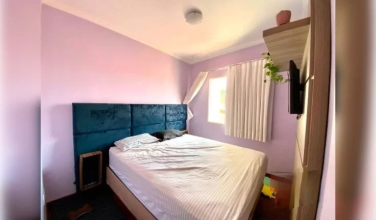 Imagem VENDE-SE LINDA CASA TRIPLEX DE 153M², 4 DORMITÓRIOS, EM EXCELENTE CONDOMÍNIO FECHADO!