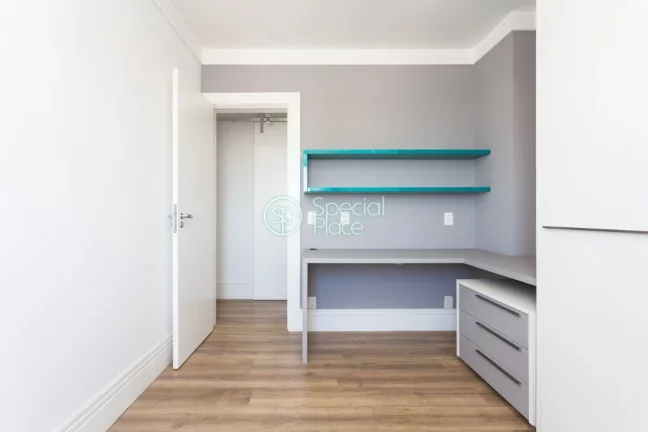 Imagem Cobertura toda reformado, possui uma suíte master com closet, living para dois ambientes, cozinha p...