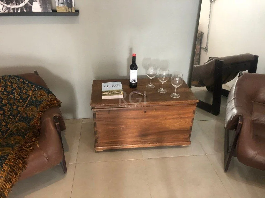 Imagem Casa para Venda - 260m², 3 dormitórios, sendo 2 suites, 2 vagas - Nonoai