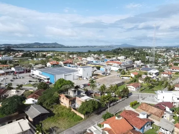 Imagem Venda de Duas Casas no Campo Duna: 5 Quartos, 1 Suíte, 2 Salas e 176m² em Garopaba-SC! Próximo ao Supermercado Silveira e IFISC.