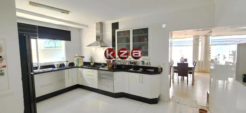 Imagem Casa de Luxo em Condomínio: 4 Quartos, 4 Suítes, 3 Salas, 5 Banheiros, 2 Vagas de Garagem, 300m² em Valinhos-SP, Jardim Recanto.