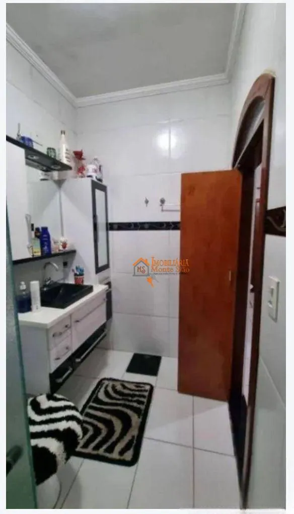Imagem Sobrado com 3 dormitórios à venda, 300 m² por R$ 425.000,00 - Recreio São Jorge - Guarulhos/SP